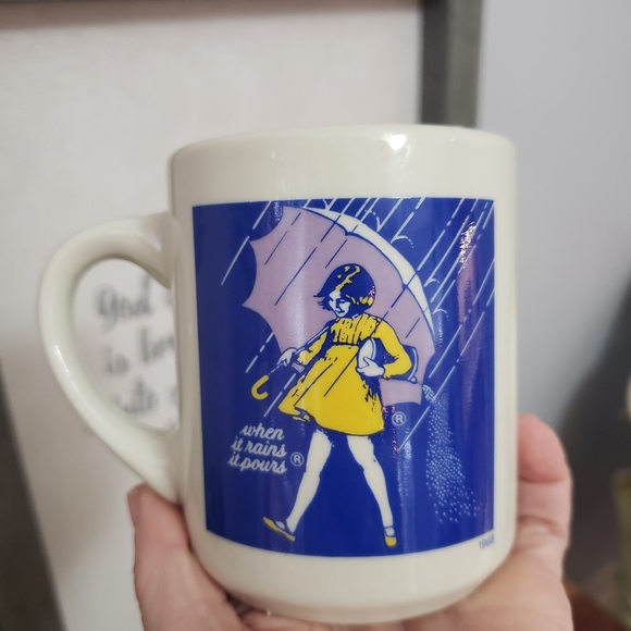 Vintage set of Morton Salt coffee mugs Set of 4 - Picture 4 of 11